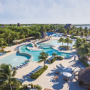 5* Üdülőközpont Bluebay Grand Esmeralda