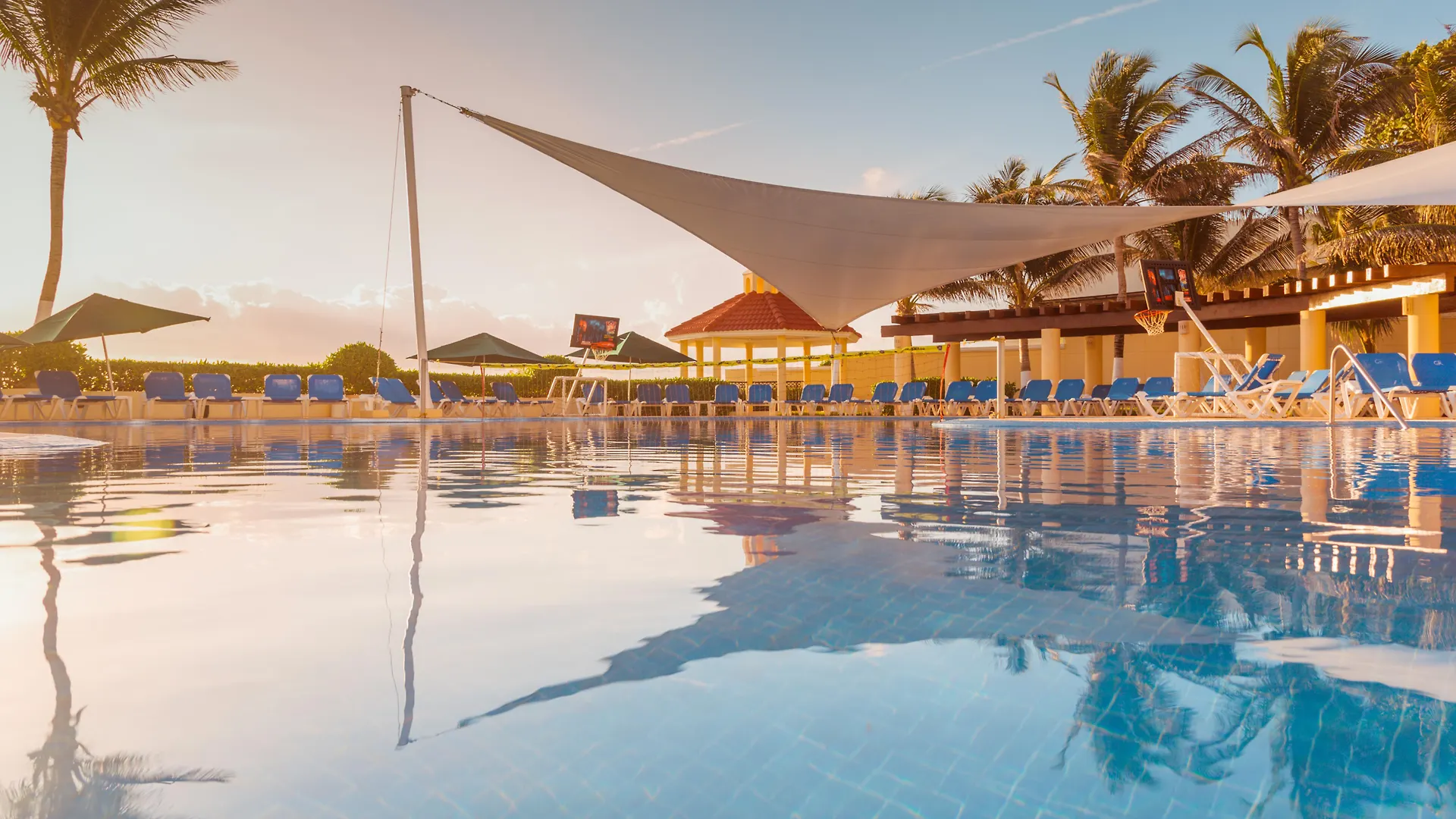Gr Solaris Cancun